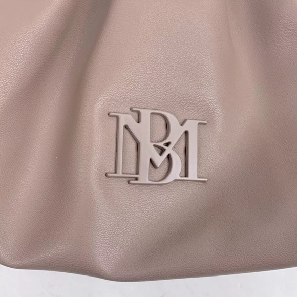Badgley Mischka Wrapped Frame Clutch Bag Purse Taupe Chain strap